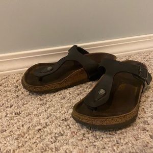 Size 7 Birkenstock’s for kids brown colour with black leather